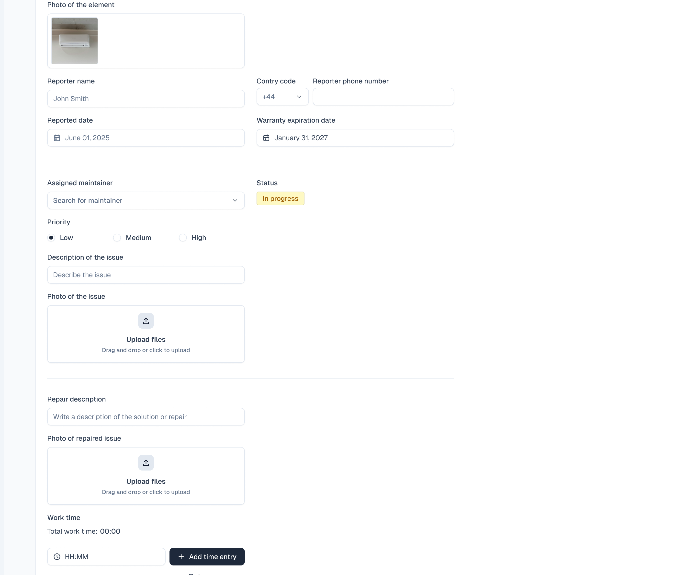 CMMS issue details screen with asset data, issue history and maintenance workflow fields.